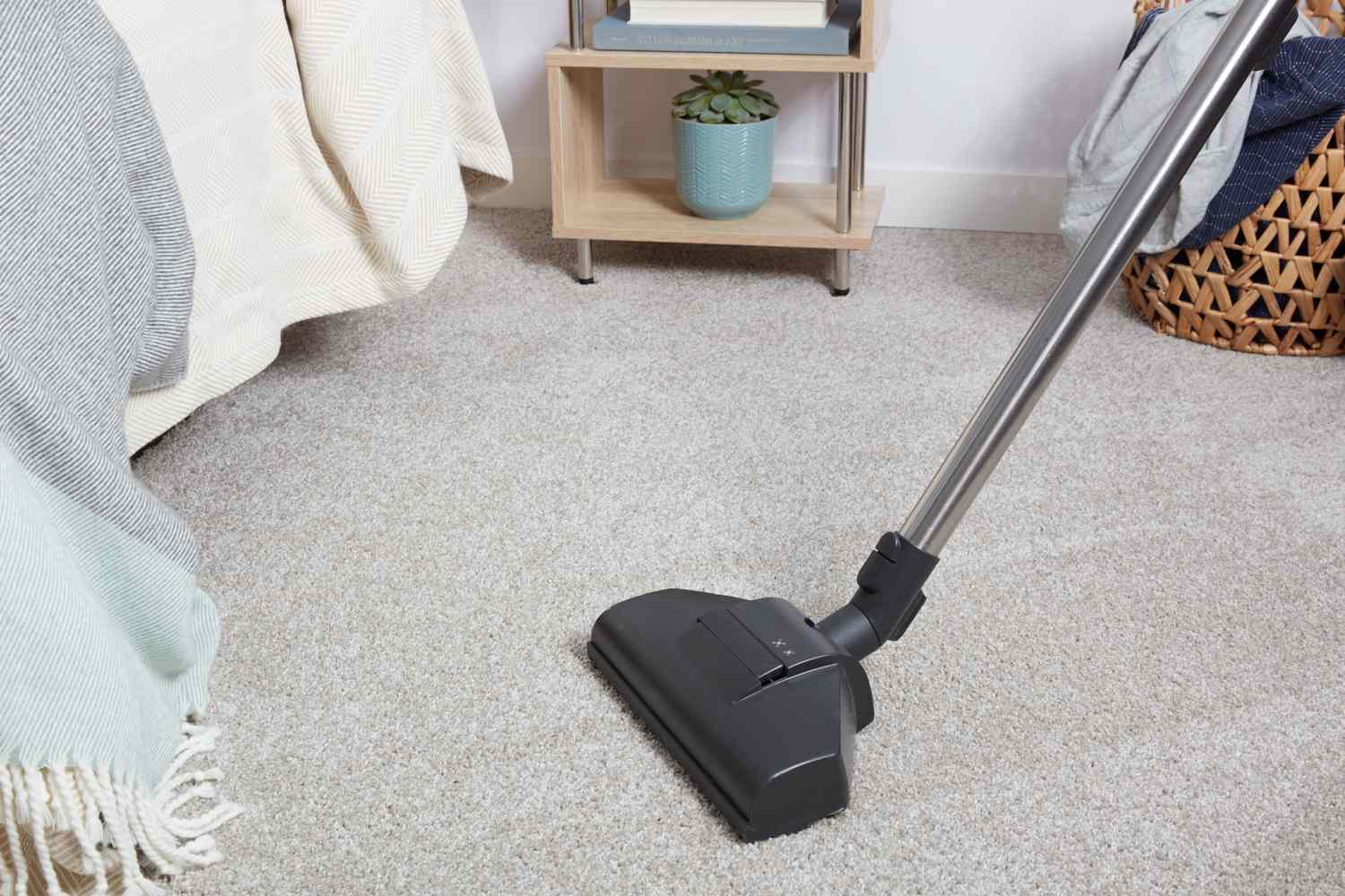 Carpet vacuum