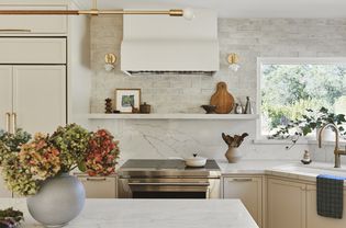 neutral kitchen with white tile